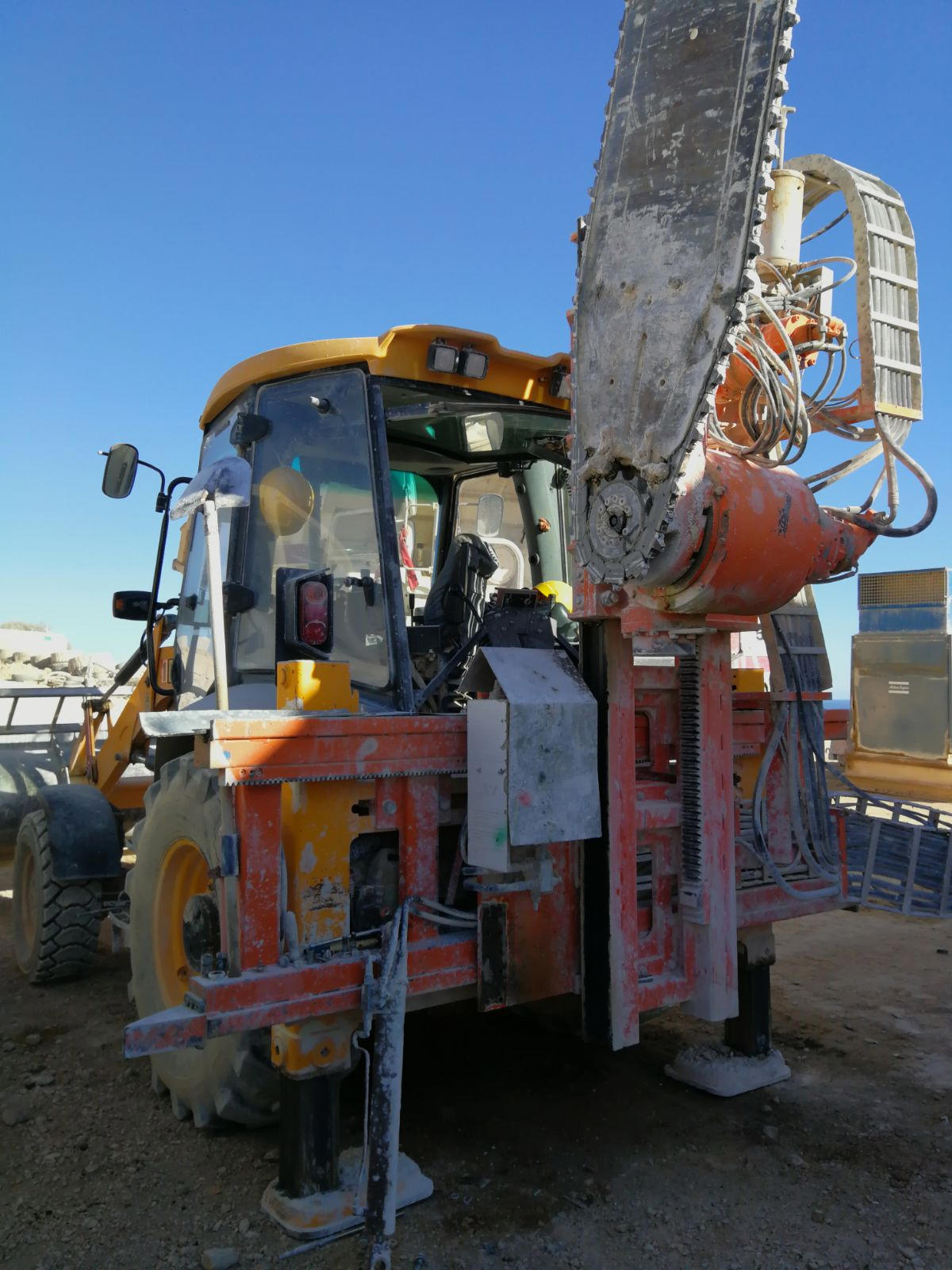 Segatrice riquadratrice Fantini Terna su trattore JCB